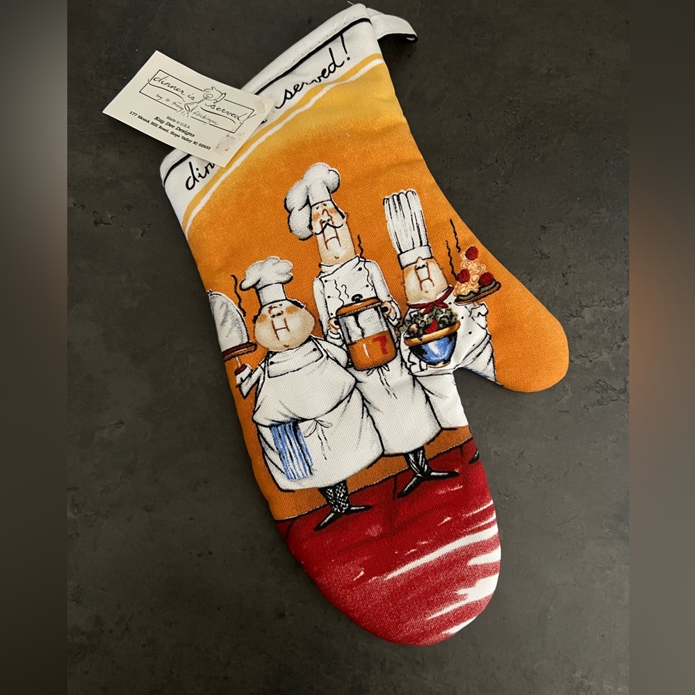 Kay Dee designs Oven Mitt “Dinner is Served”